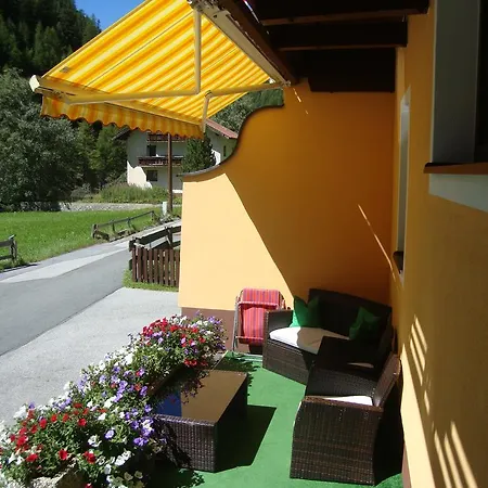 Haus Sonnschein Bed & Breakfast 4*