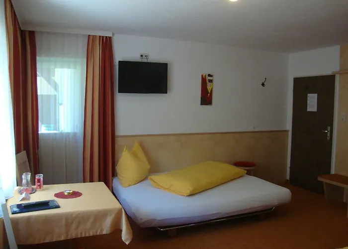 Haus Sonnschein Bed and breakfast