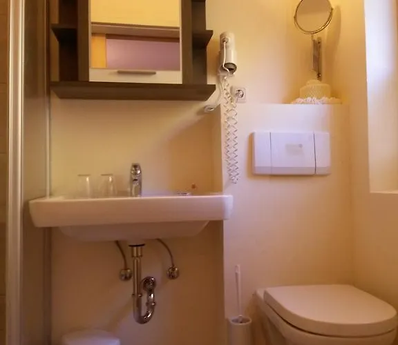 לינה וארוחת בוקר Haus Sonnschein