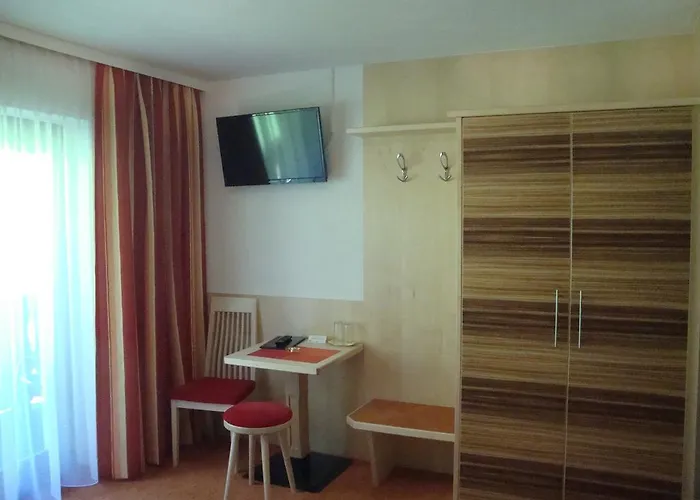 Haus Sonnschein לינה וארוחת בוקר זולדן