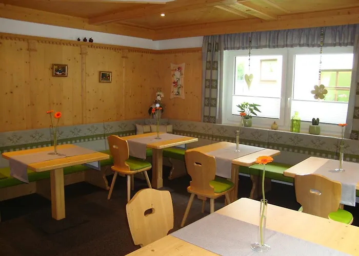 לינה וארוחת בוקר Haus Sonnschein זולדן